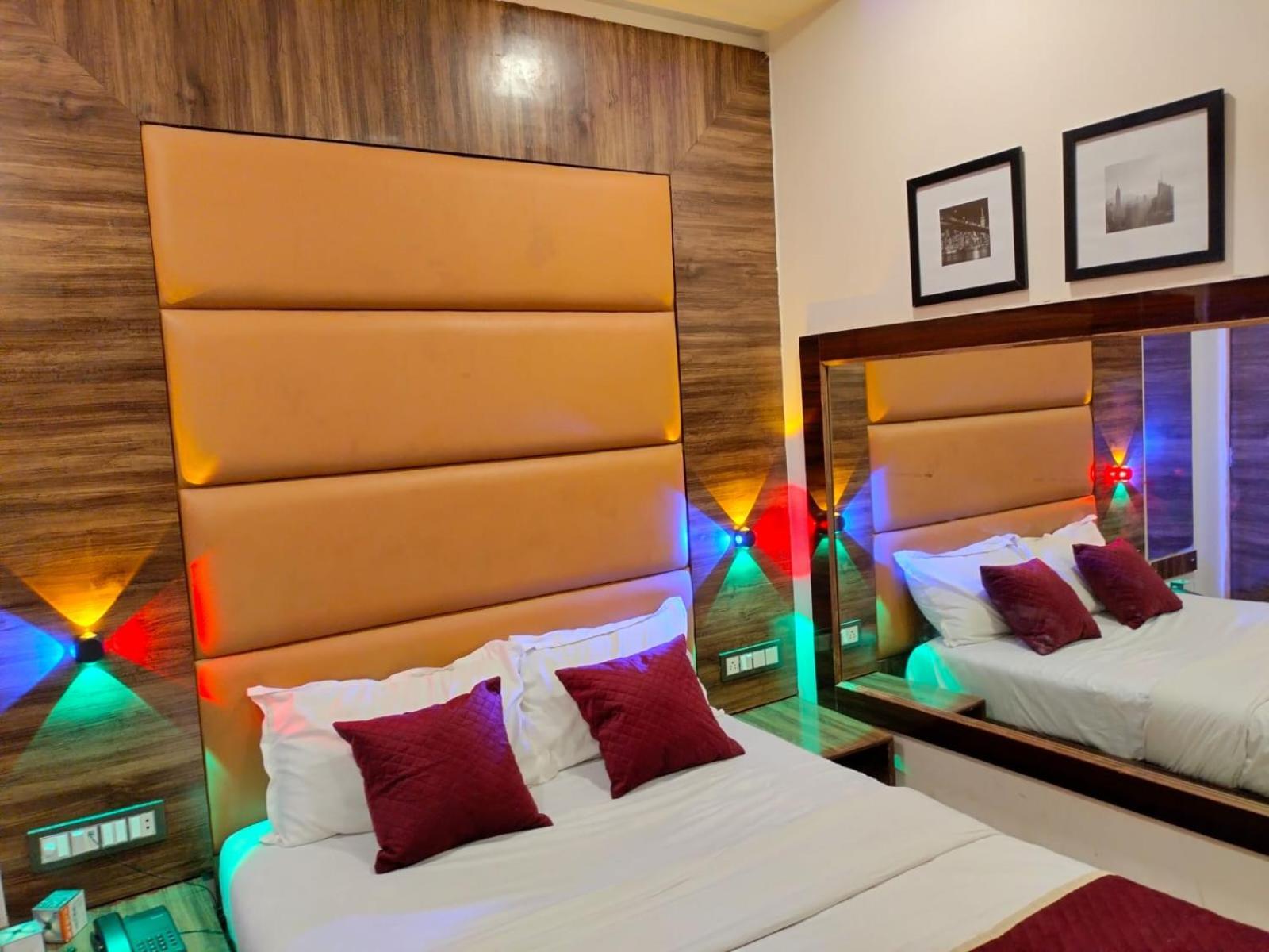 Hotel Blue Wellington - Near Mumbai Airport Екстериор снимка